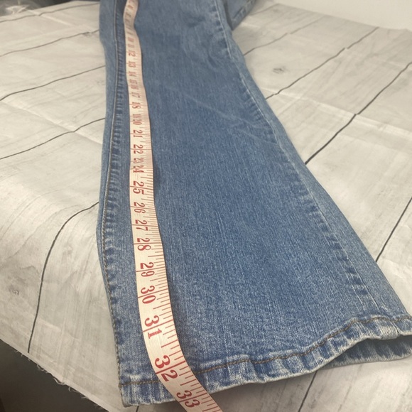 Levi’s Women’s Jeans 550 Relaxed Boot Cut (Size 6L) – Dated Early 2000’s - Picture 8 of 10